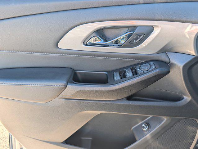 used 2023 Chevrolet Traverse car, priced at $28,999