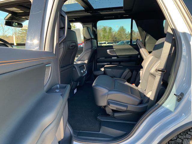 new 2025 Ford Expedition car, priced at $81,965