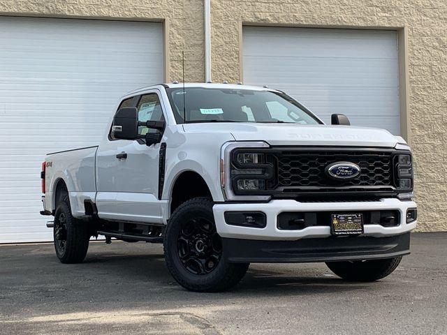 new 2025 Ford F-350 car, priced at $52,244