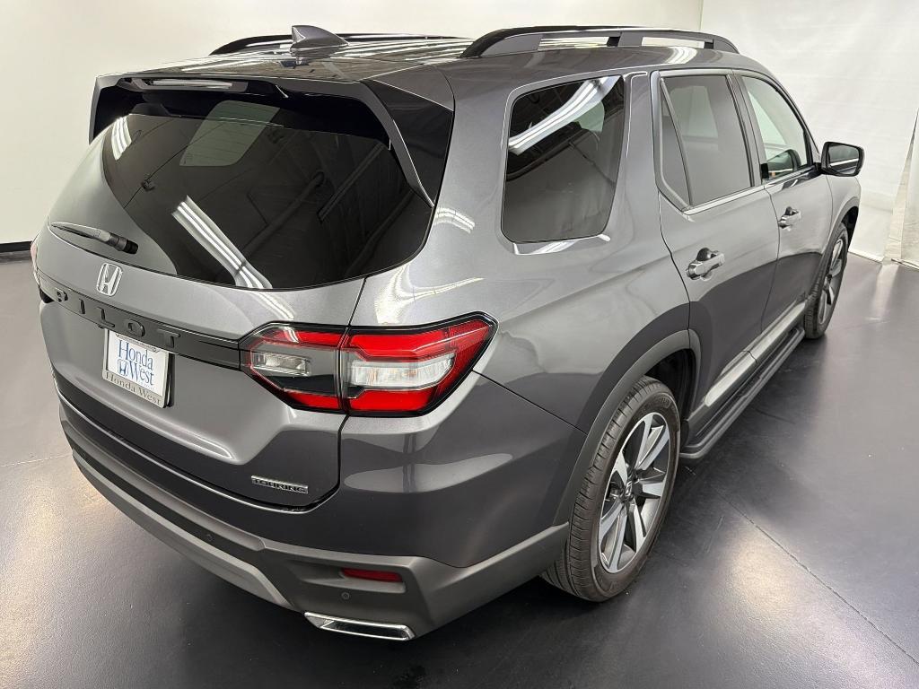 used 2023 Honda Pilot car, priced at $38,097