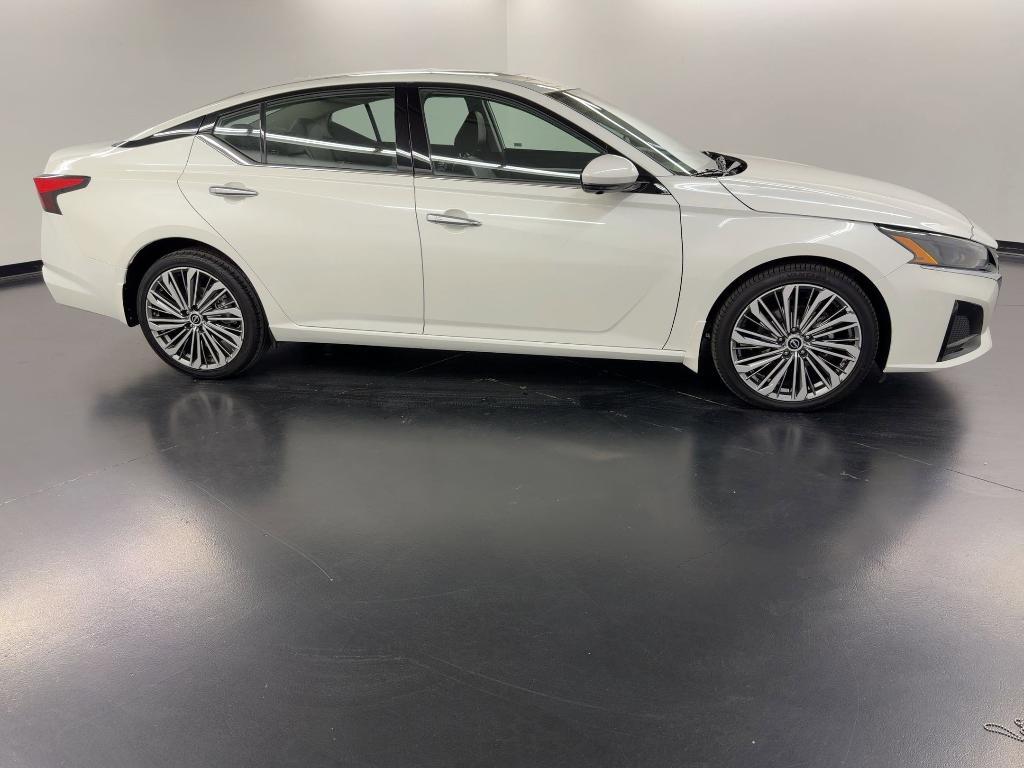 used 2023 Nissan Altima car, priced at $17,297