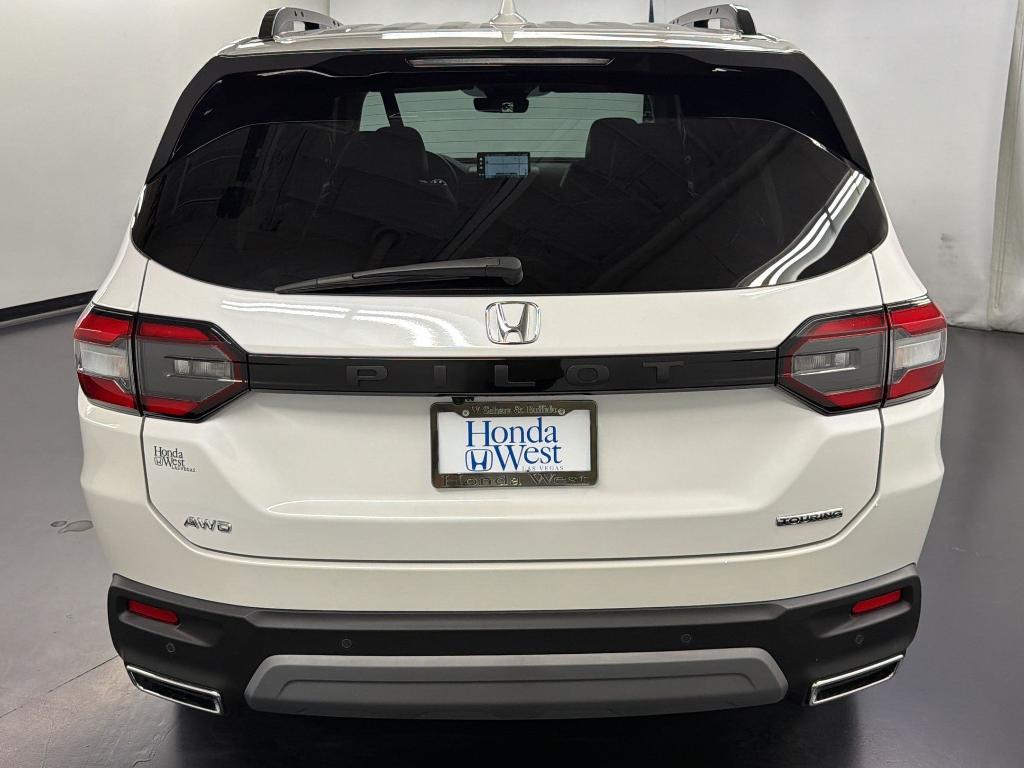 used 2025 Honda Pilot car, priced at $43,598