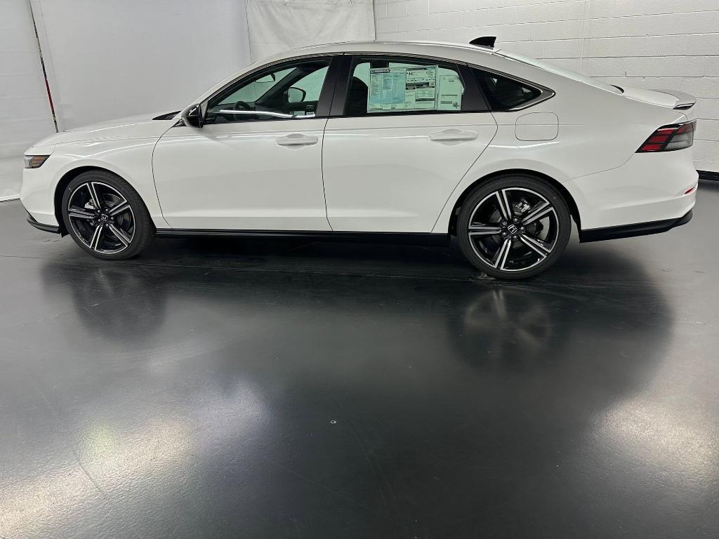 new 2025 Honda Accord Hybrid car, priced at $34,021