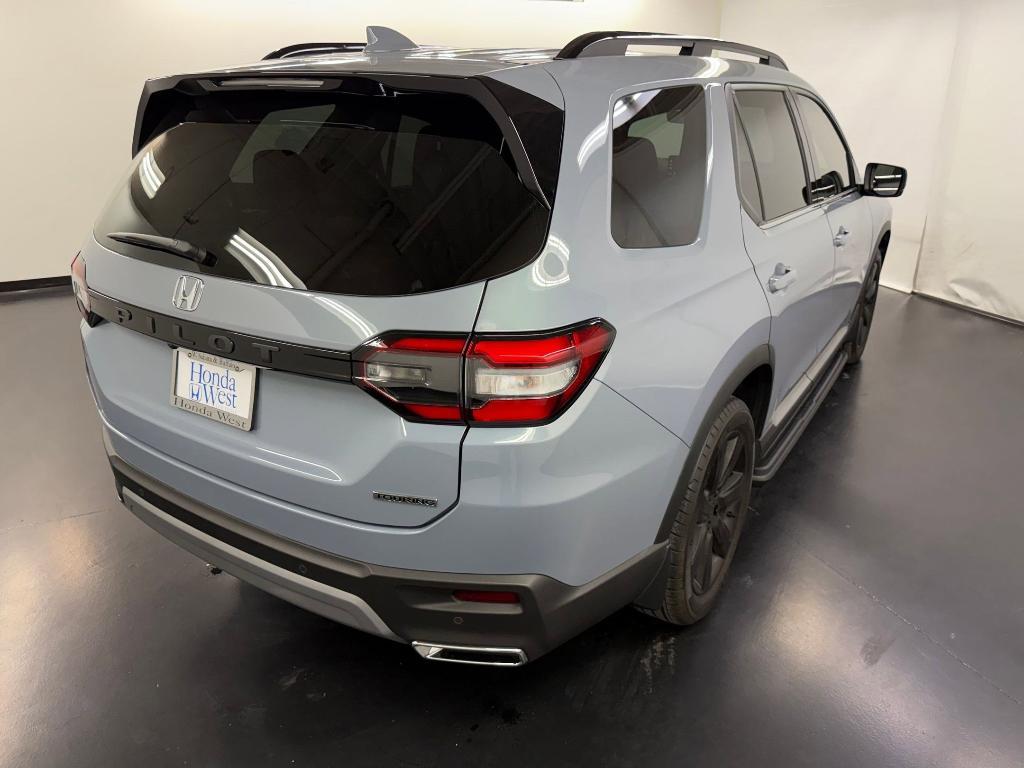 used 2023 Honda Pilot car, priced at $38,498
