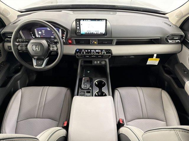 new 2025 Honda Pilot car, priced at $54,575