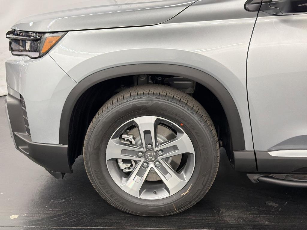 new 2026 Honda Pilot car, priced at $46,044