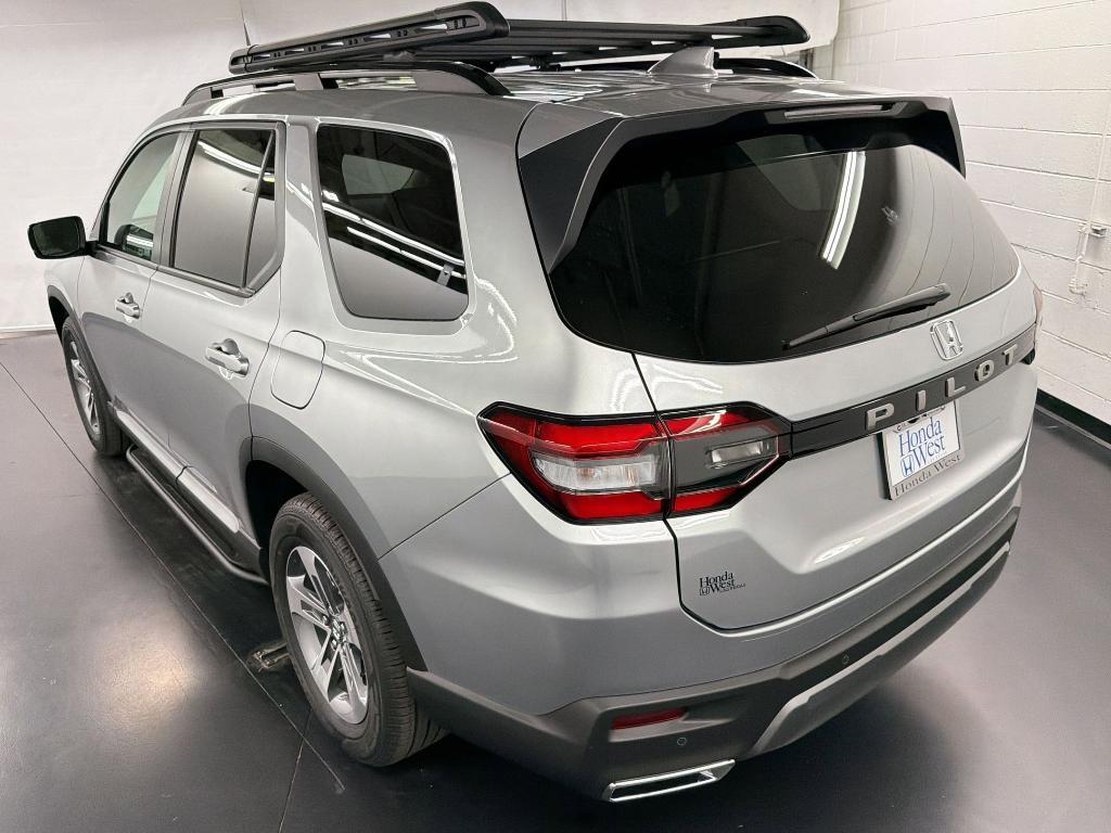 new 2026 Honda Pilot car, priced at $46,044