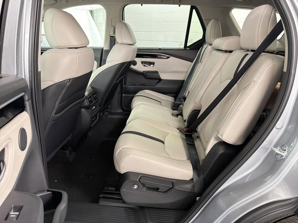 new 2026 Honda Pilot car, priced at $46,044