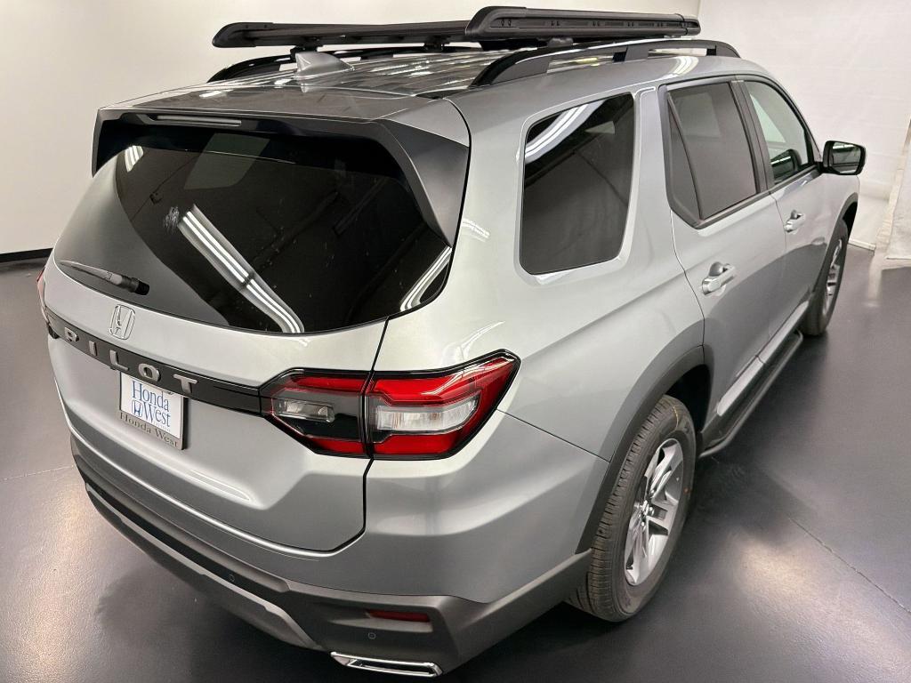 new 2026 Honda Pilot car, priced at $46,044