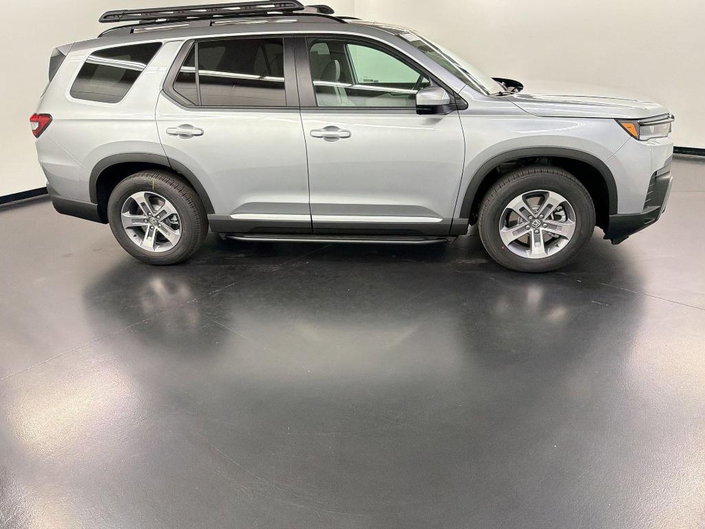 new 2026 Honda Pilot car, priced at $46,044