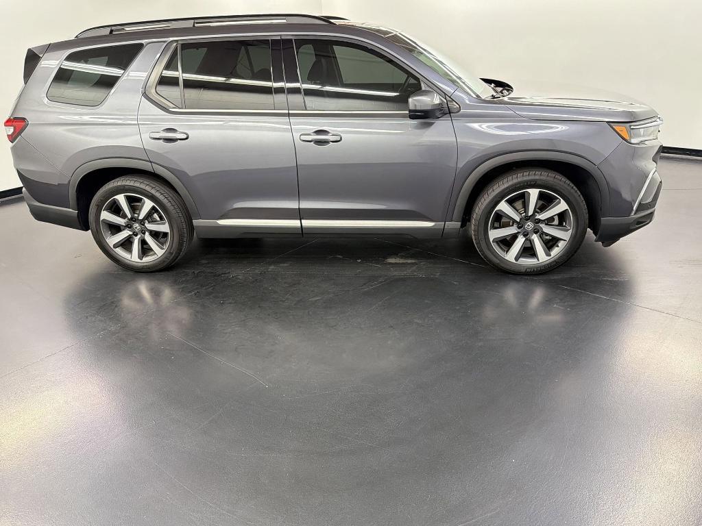 used 2023 Honda Pilot car, priced at $37,598