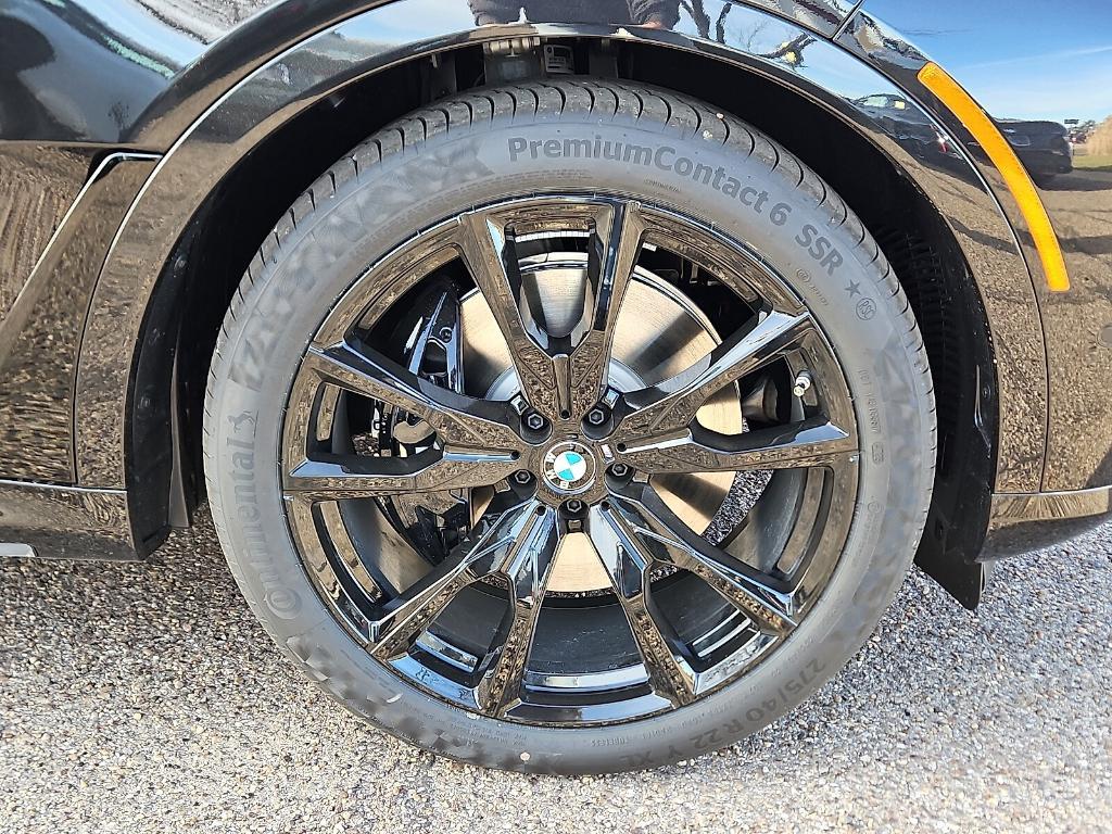 new 2026 BMW X7 car, priced at $122,425