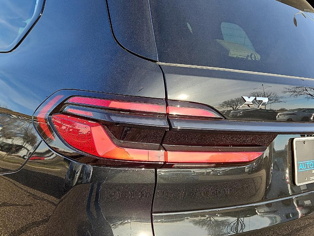 new 2026 BMW X7 car, priced at $122,425