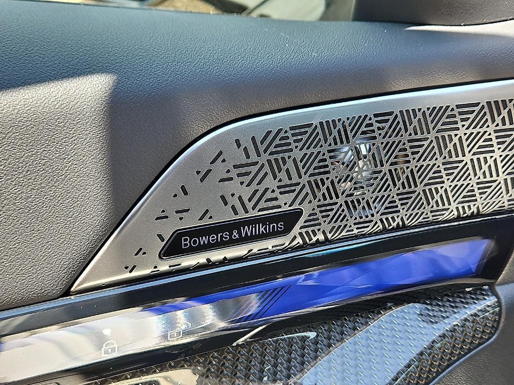 new 2025 BMW M5 car, priced at $127,525