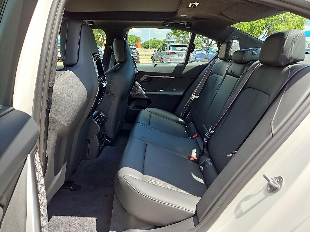 new 2025 BMW M5 car, priced at $127,525