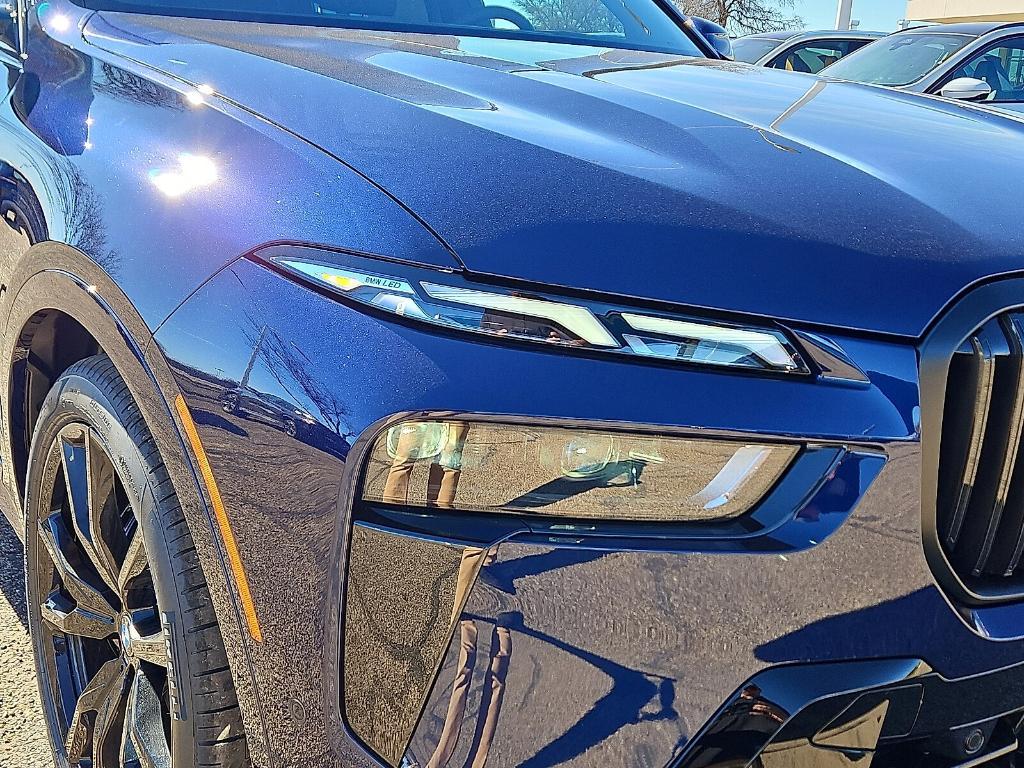 new 2026 BMW X7 car, priced at $102,535