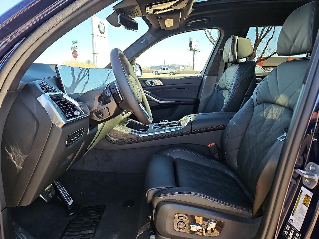 new 2026 BMW X7 car, priced at $102,535