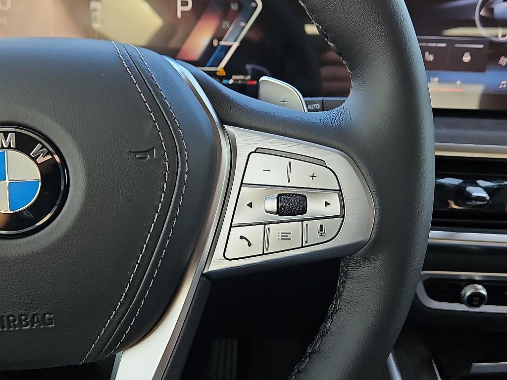 new 2026 BMW X7 car, priced at $100,585