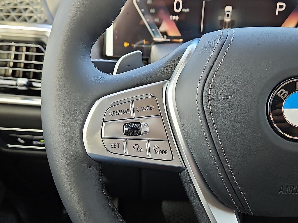 new 2026 BMW X7 car, priced at $100,585