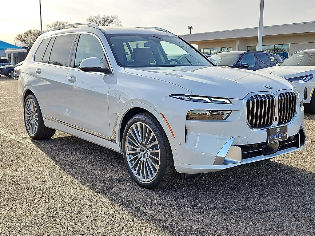 new 2026 BMW X7 car, priced at $100,585