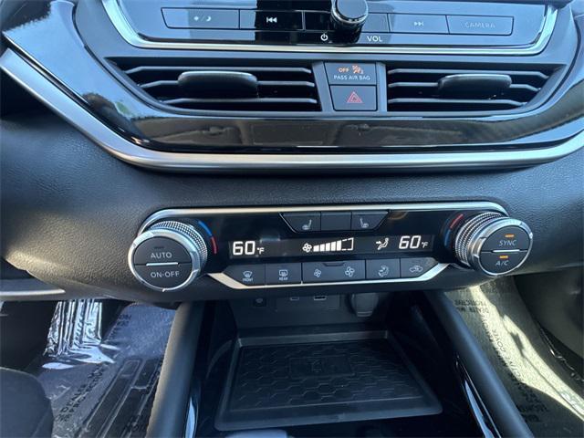 new 2025 Nissan Altima car, priced at $27,355