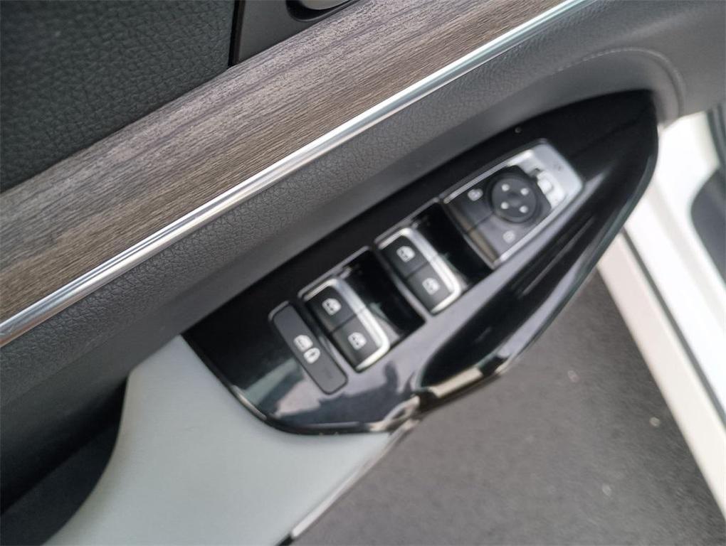 used 2024 Kia K5 car, priced at $23,900