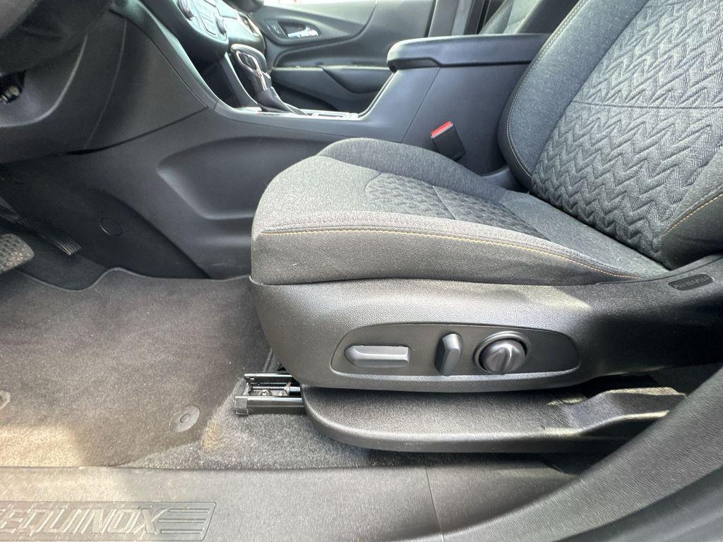 used 2022 Chevrolet Equinox car, priced at $21,275