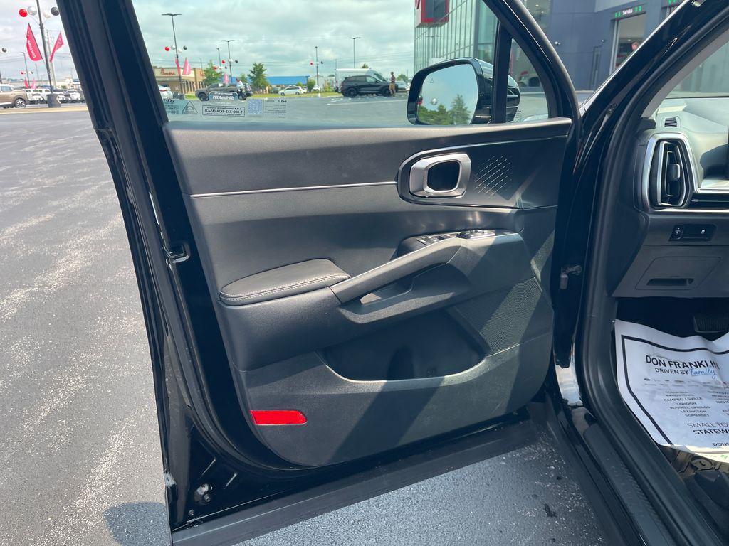 used 2026 Kia Sorento car, priced at $31,989