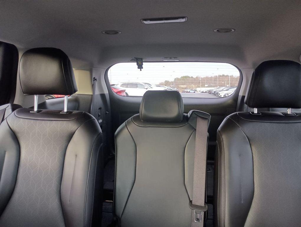 used 2024 Kia Carnival car, priced at $32,986