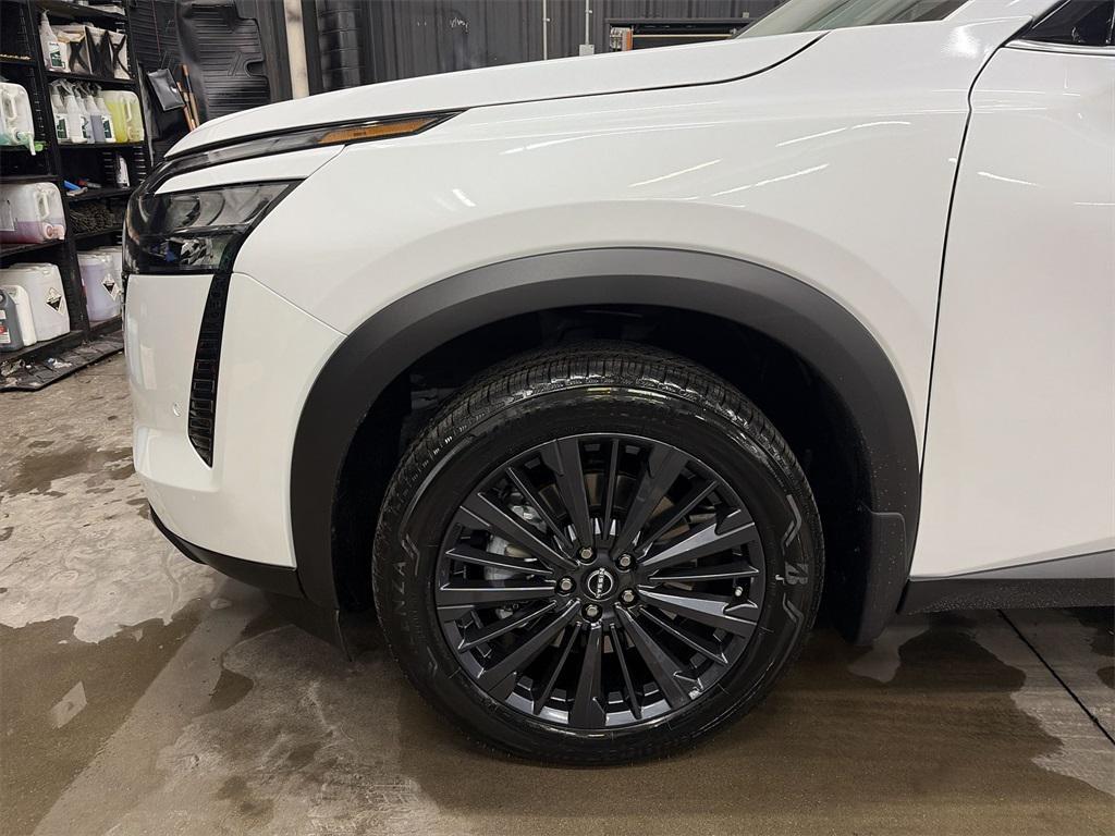 new 2026 Nissan Pathfinder car, priced at $45,838