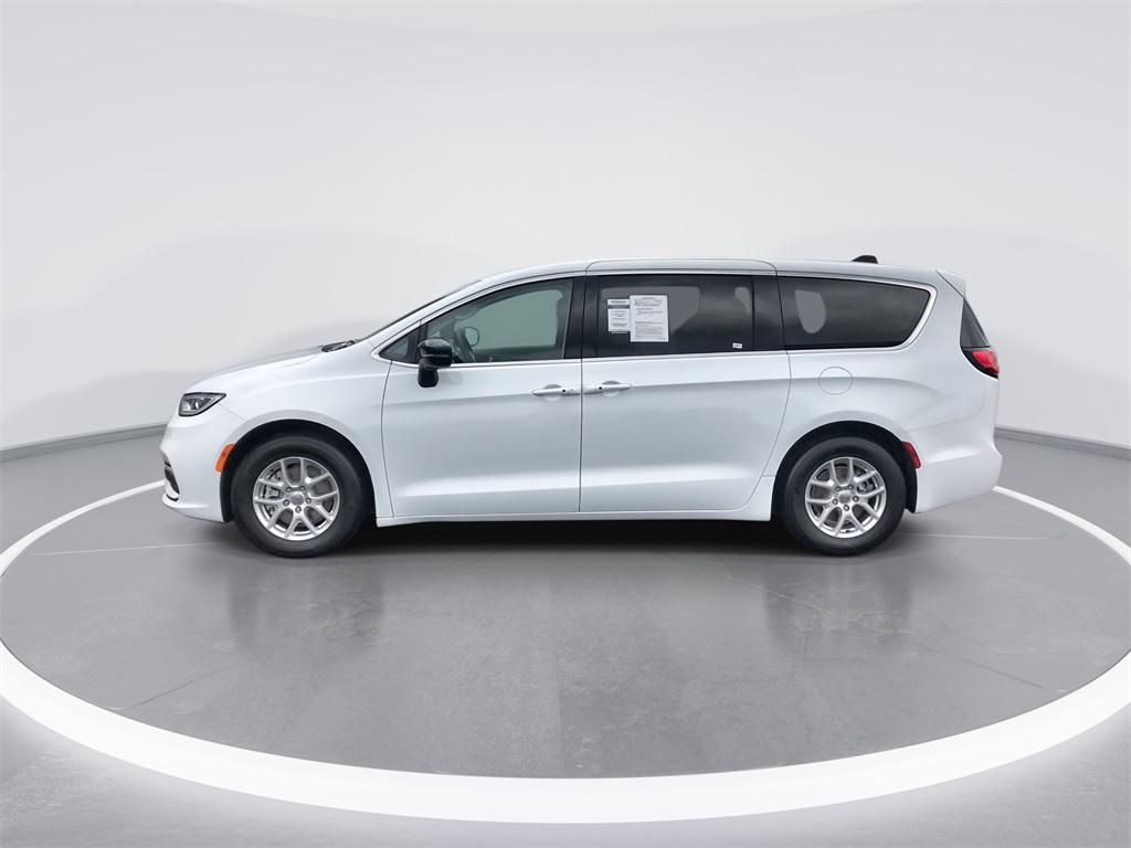 used 2024 Chrysler Pacifica car, priced at $33,875