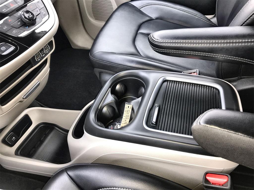 used 2024 Chrysler Pacifica car, priced at $33,875