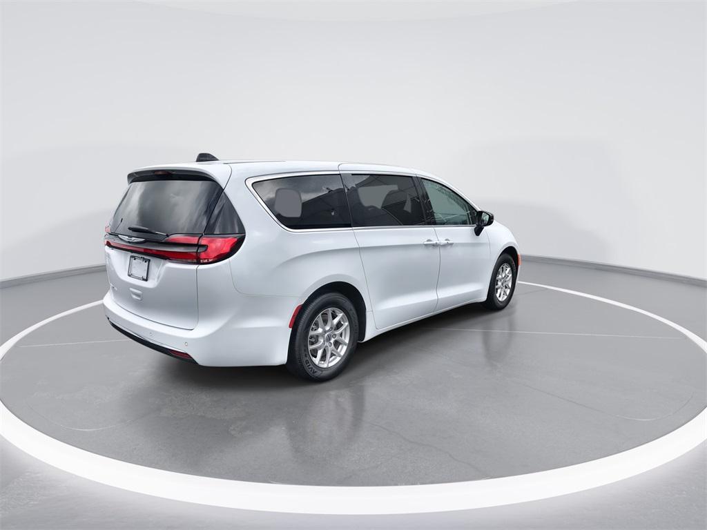 used 2024 Chrysler Pacifica car, priced at $33,875