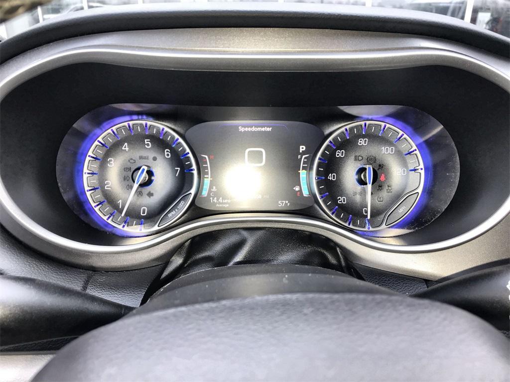 used 2024 Chrysler Pacifica car, priced at $33,875