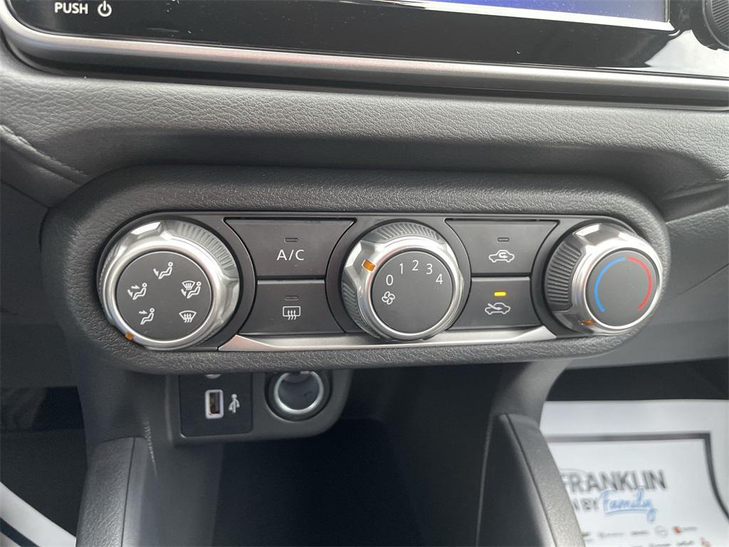 new 2025 Nissan Versa car, priced at $18,292