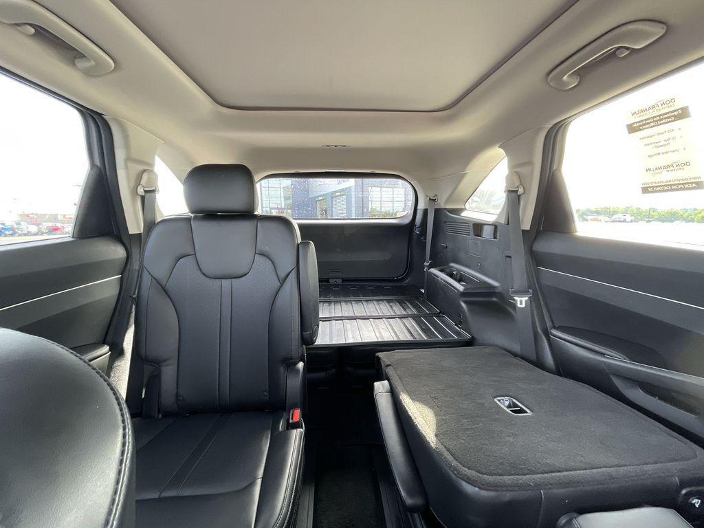 used 2023 Kia Sorento car, priced at $29,574