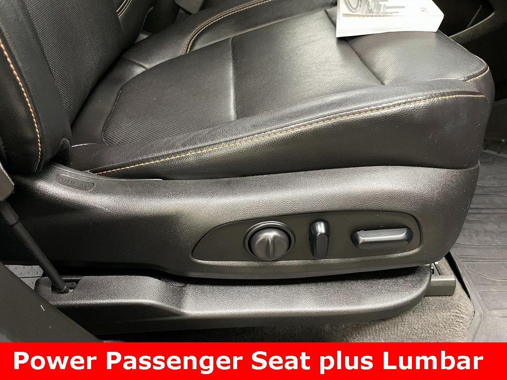 used 2019 Chevrolet Traverse car, priced at $22,999