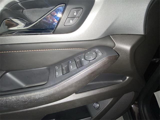 used 2021 Chevrolet Traverse car, priced at $19,635