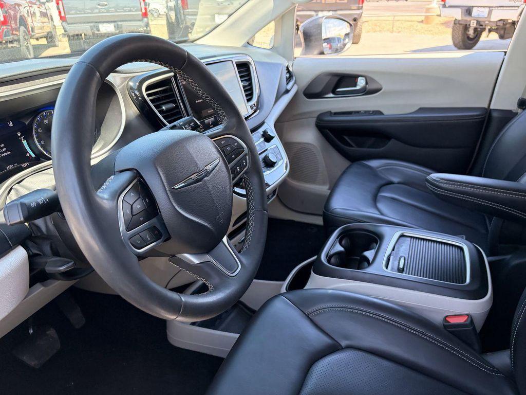 used 2023 Chrysler Pacifica car, priced at $21,592