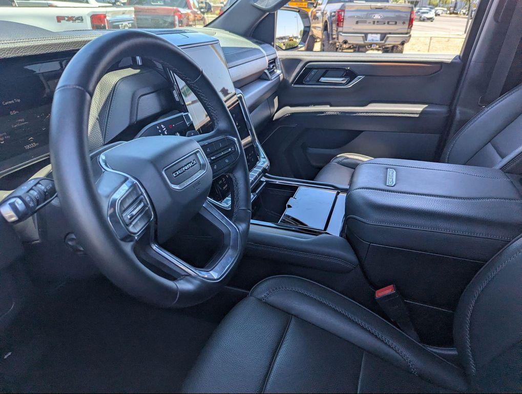 used 2025 GMC Yukon XL car, priced at $68,998