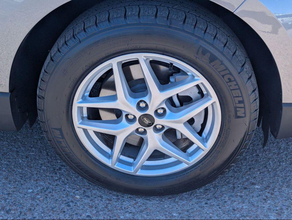 used 2024 Ford Edge car, priced at $24,899