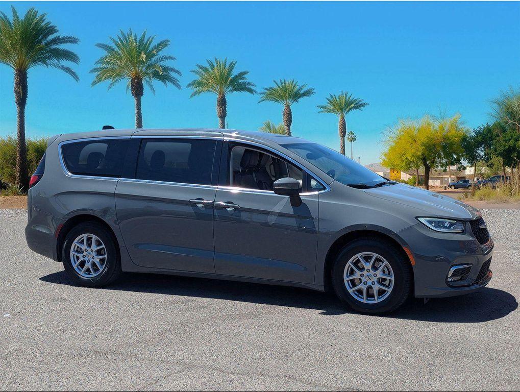 used 2023 Chrysler Pacifica car, priced at $20,492