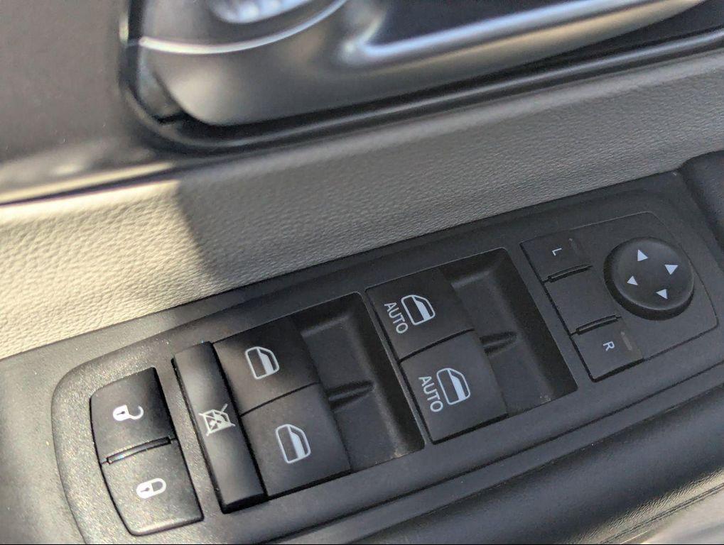 used 2023 Chrysler Pacifica car, priced at $20,492
