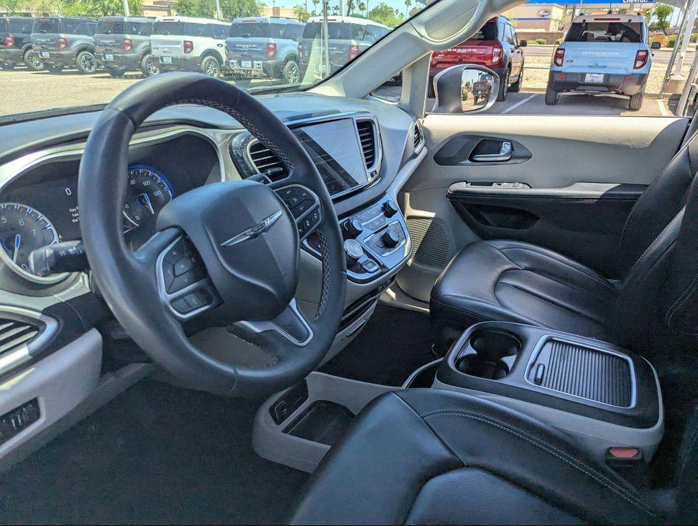 used 2023 Chrysler Pacifica car, priced at $20,492