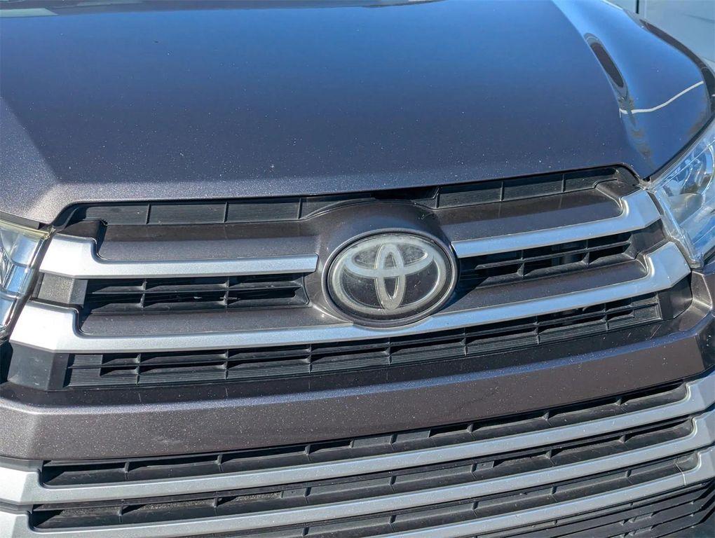 used 2019 Toyota Highlander car, priced at $20,990