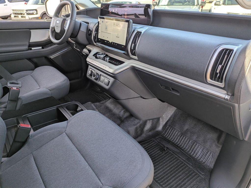 new 2026 Ford Expedition car, priced at $60,620