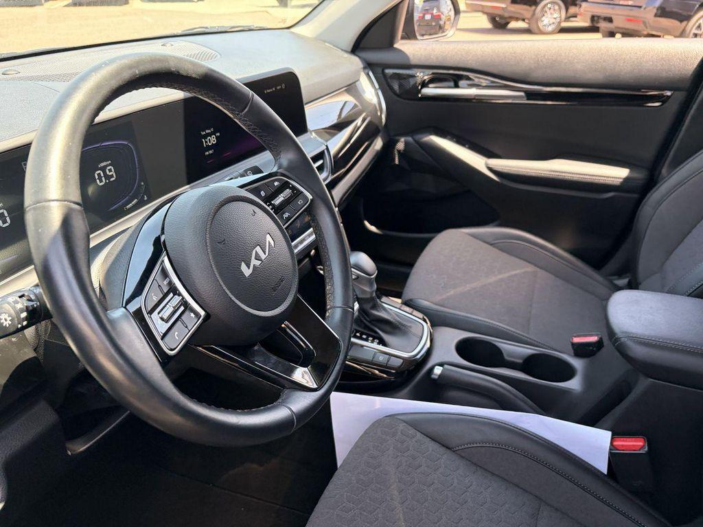 used 2025 Kia Seltos car, priced at $19,991