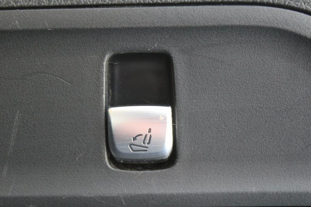 used 2020 Mercedes-Benz GLC 300 car, priced at $24,988