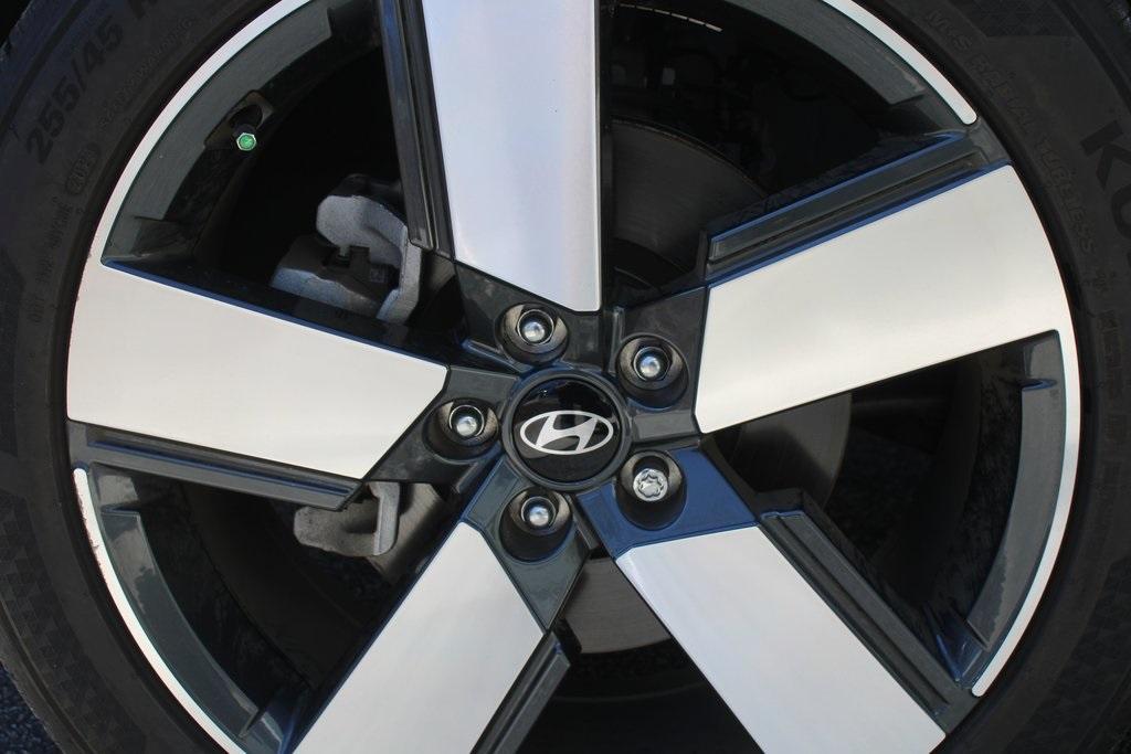 used 2025 Hyundai Santa Fe car, priced at $39,988