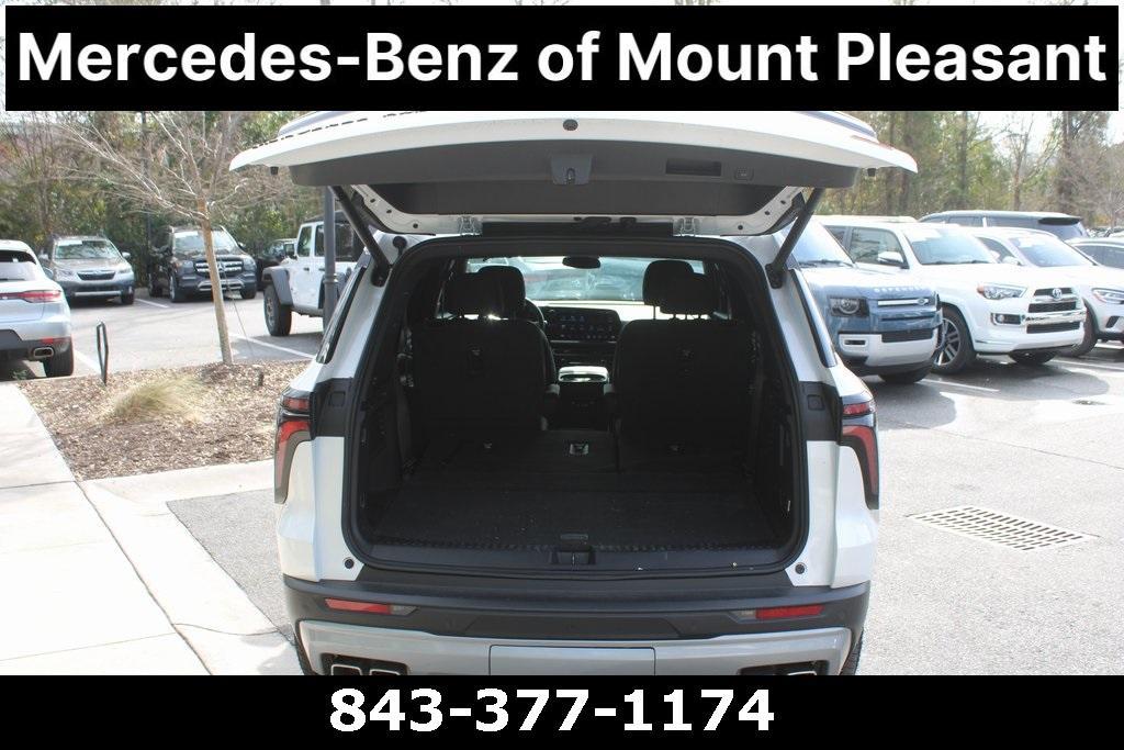 used 2024 Chevrolet Traverse car, priced at $41,988